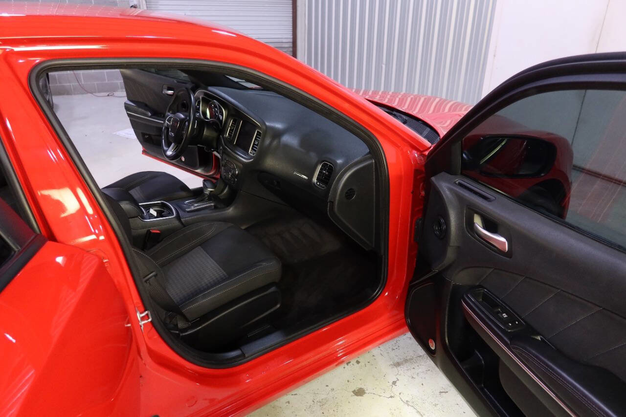 Used 2017 Dodge Charger SXT w/ Rallye Group image 12