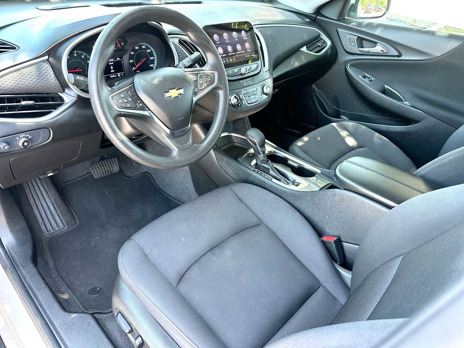 Used 2025 Chevrolet Malibu LT FWD image 18
