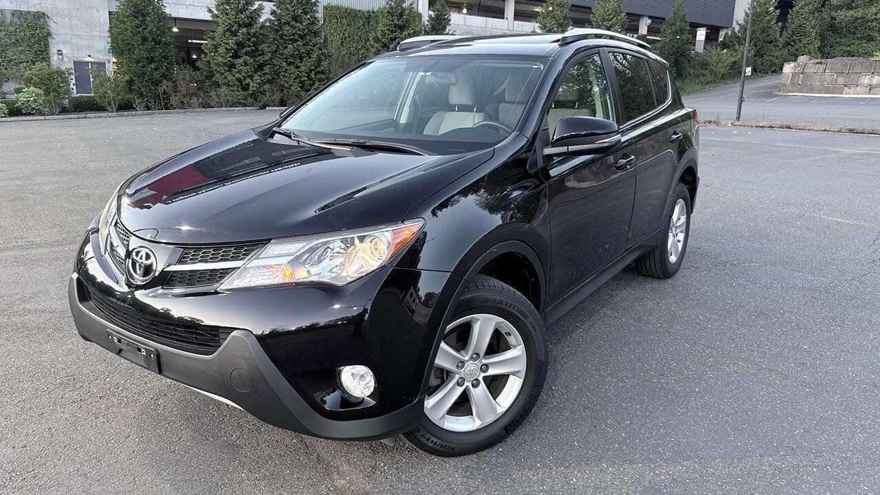 Used 2014 Toyota RAV4 XLE AWD/4WD image 2
