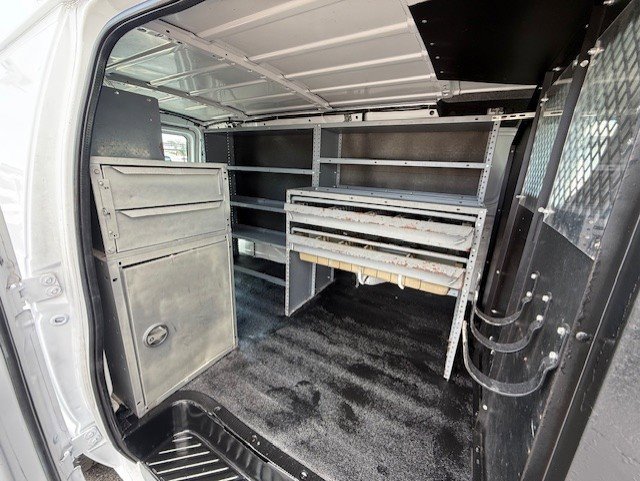 Used 2009 Ford E-350 and Econoline 350 Super Duty image 12