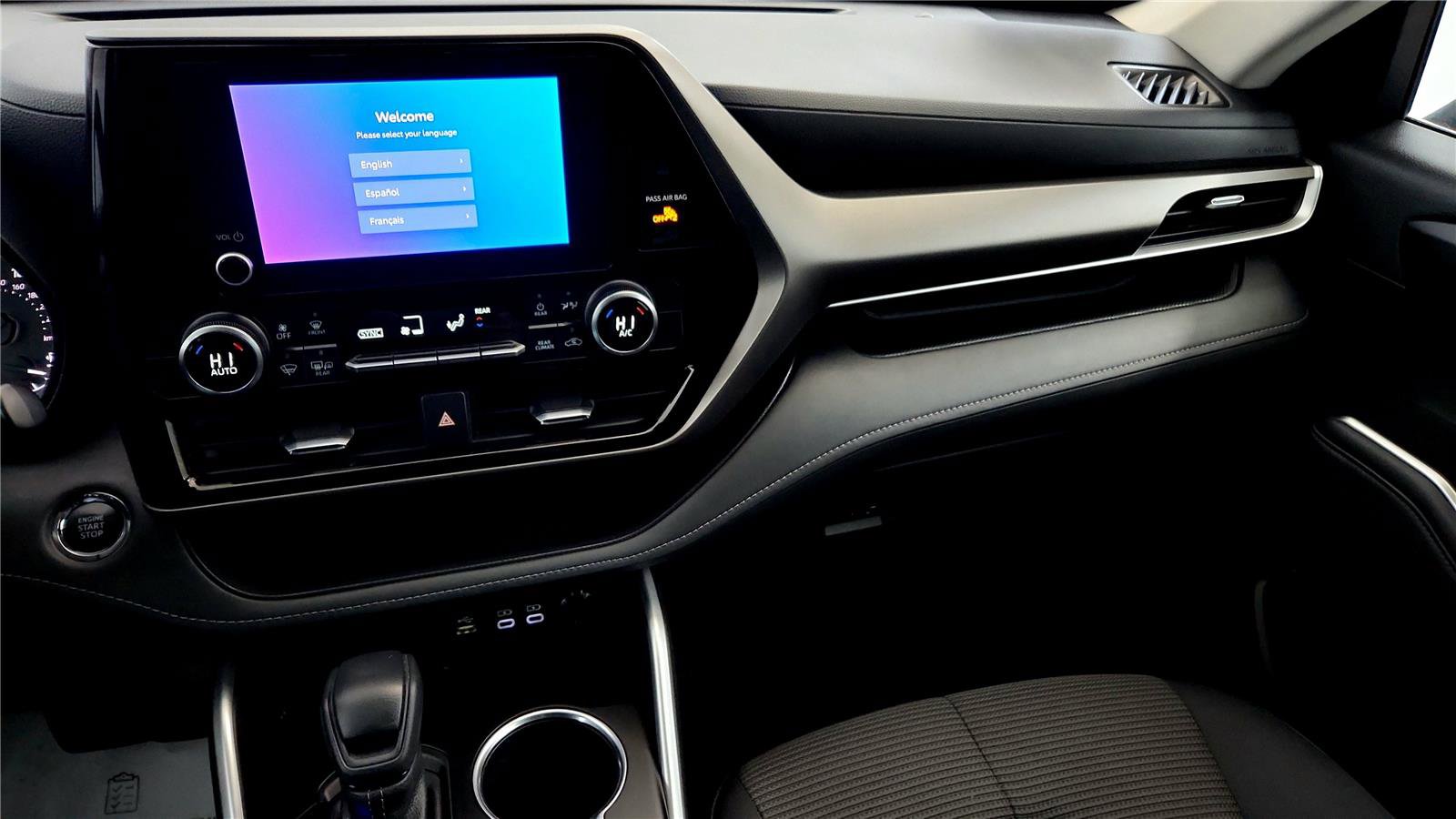 Certified 2023 Toyota Highlander L image 29