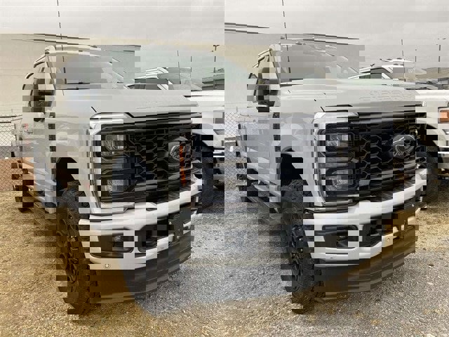 Used 2025 Ford F350 Lariat w/ Lariat Ultimate Package image 5