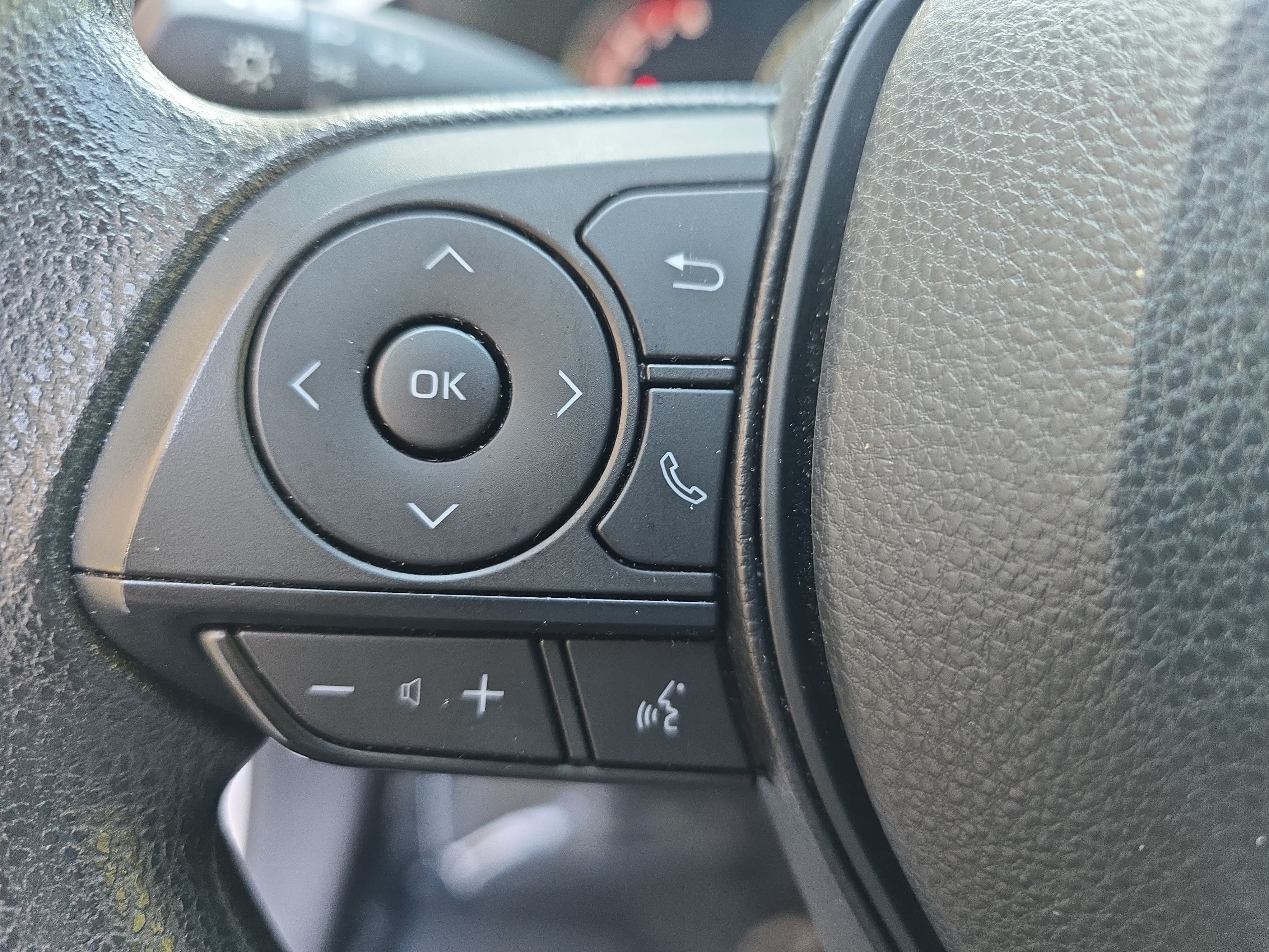 Certified 2025 Toyota RAV4 LE AWD/4WD image 16