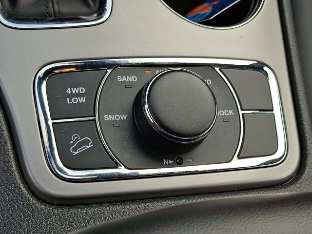 Certified 2021 Jeep Grand Cherokee Limited w/ Luxury Group II image 30