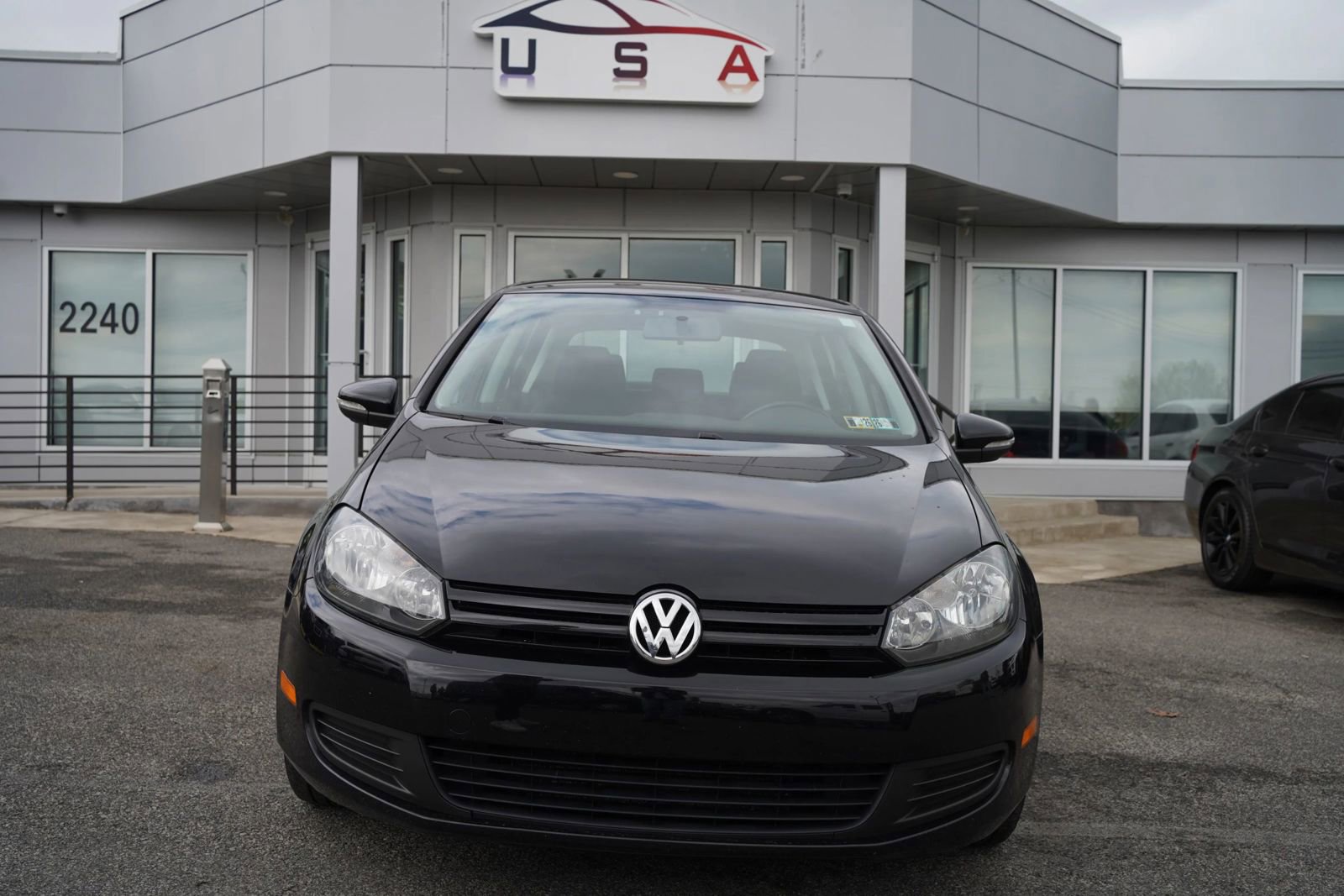Used 2013 Volkswagen Golf 4-Door image 3