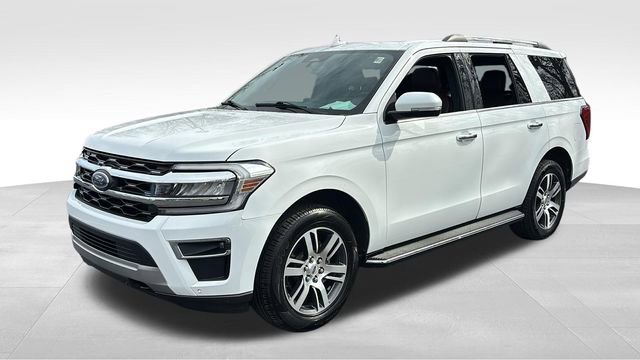 Used 2023 Ford Expedition Limited image 3