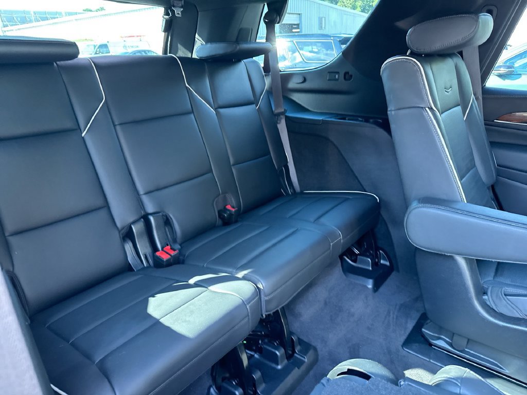 Used 2023 Cadillac Escalade Premium Luxury RWD image 30