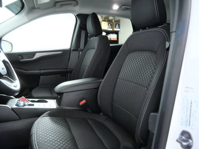 Certified 2025 Ford Escape Active w/ Cold Weather Package AWD/4WD image 16