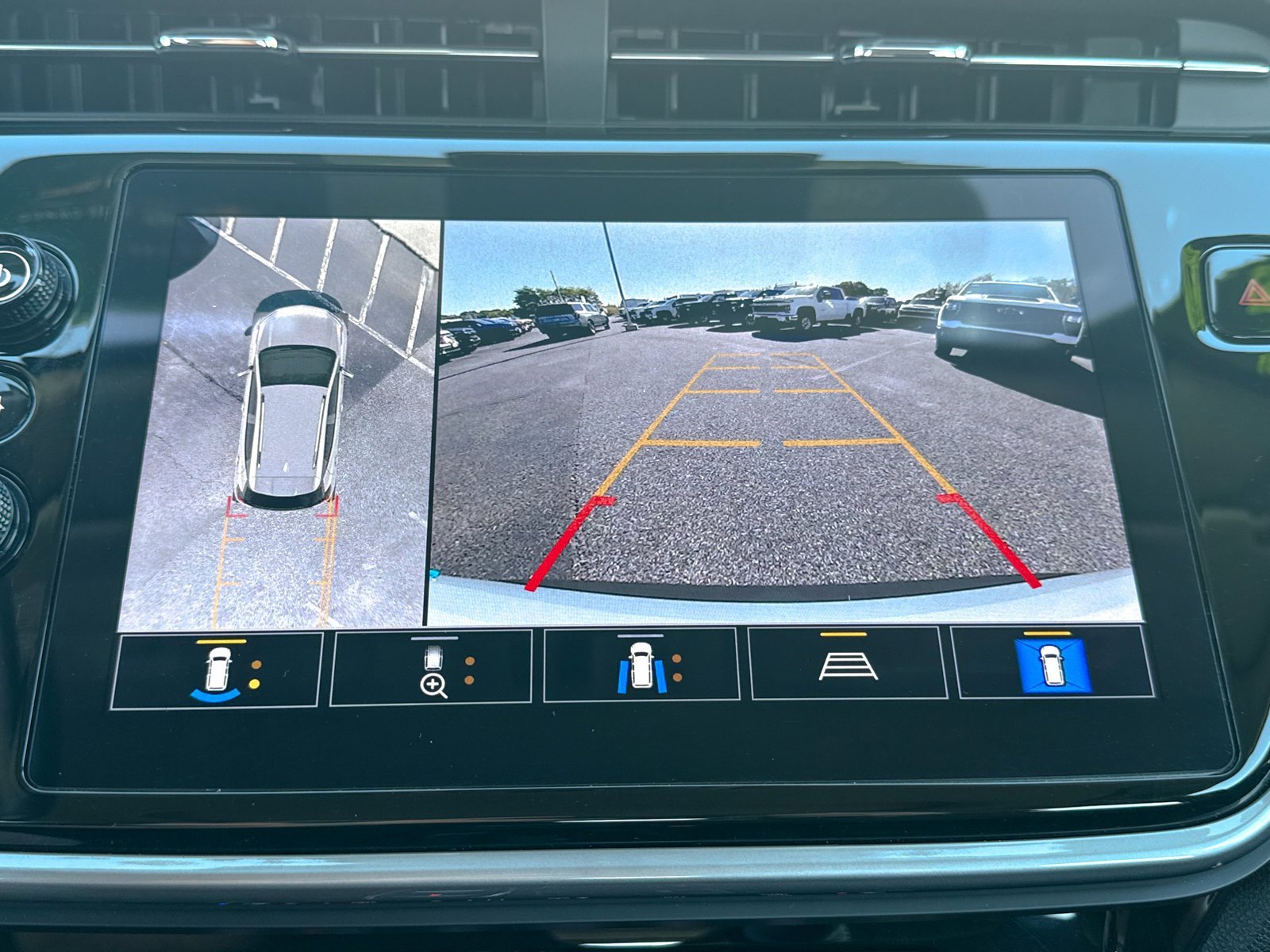 Used 2022 Chevrolet Bolt EUV Premier w/ Launch Edition image 43