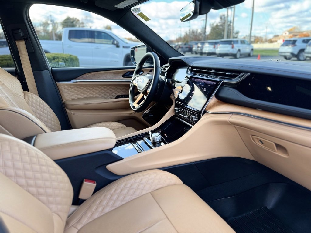 Used 2024 Jeep Grand Cherokee L Summit image 11