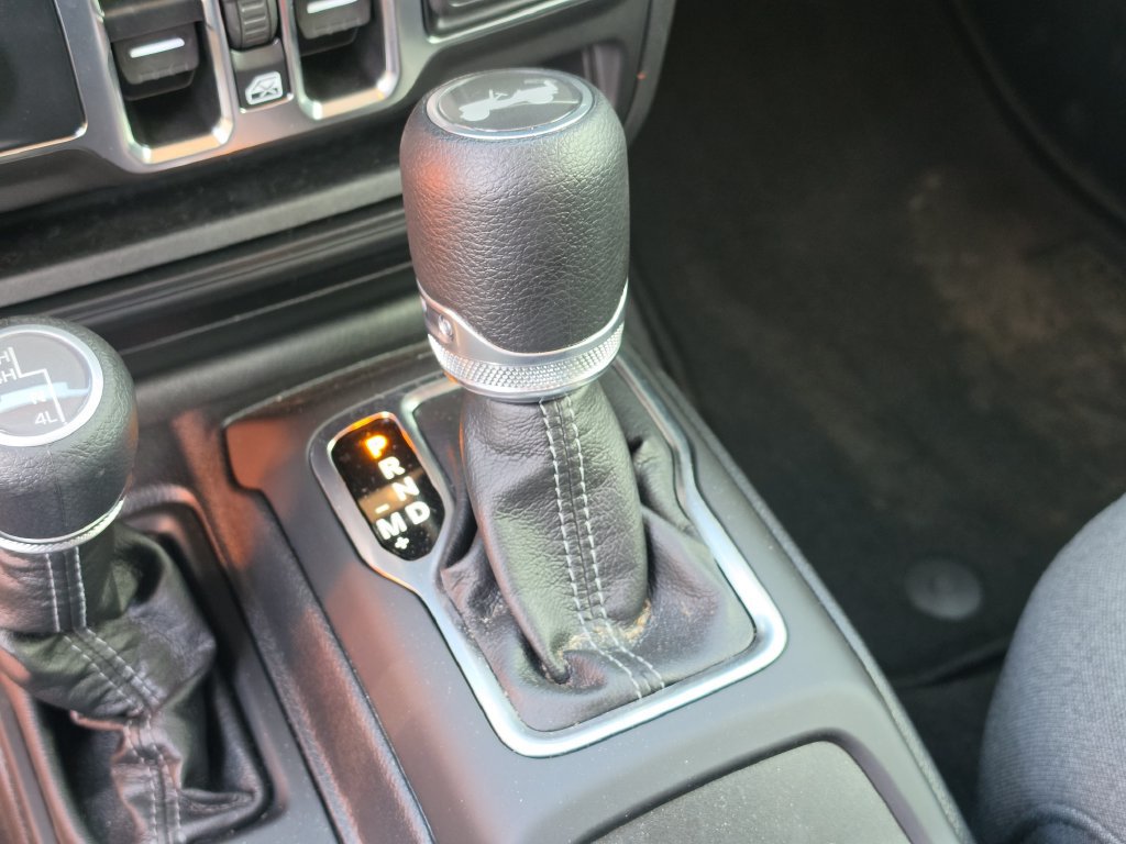 Certified 2025 Jeep Wrangler Unlimited Sport AWD/4WD image 23