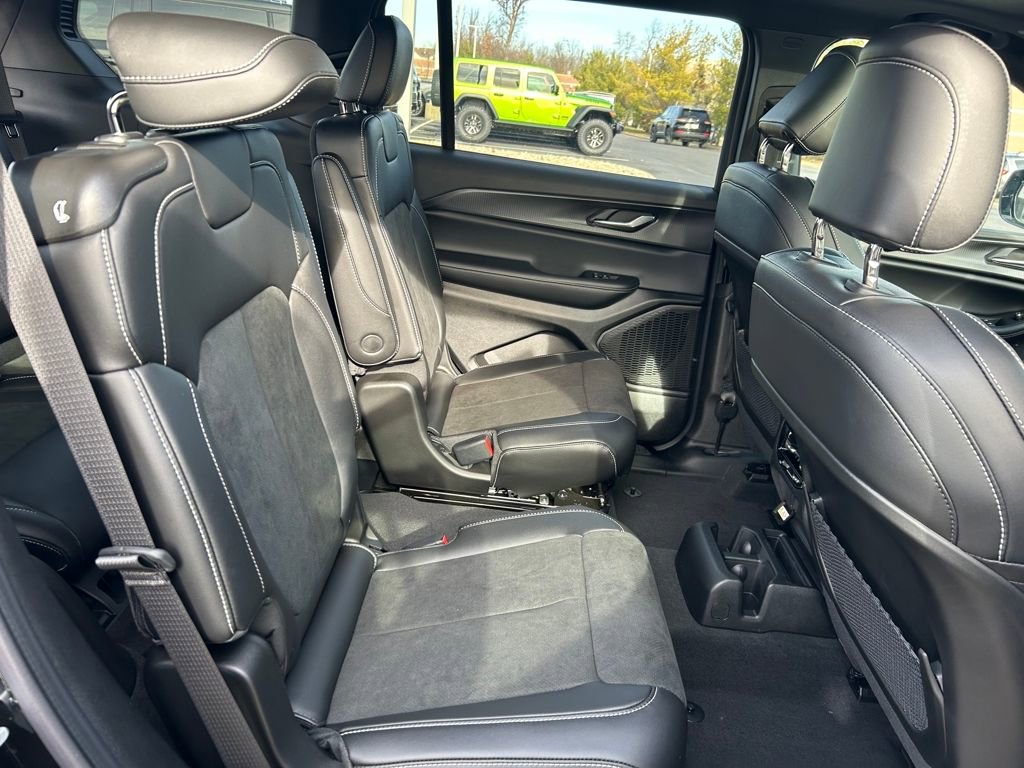 New 2025 Jeep Grand Cherokee L Altitude image 26