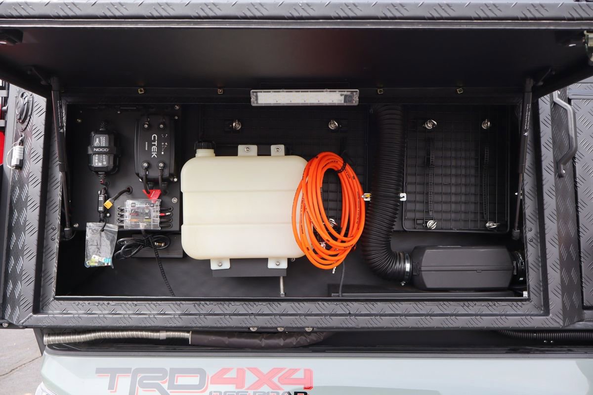 Used 2023 Toyota Tacoma TRD Off-Road w/ TRD Premium Off Road Package AWD/4WD image 18