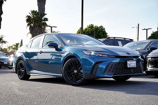 Used 2026 Toyota Camry SE w/ Multimedia Upgrade Package FWD image 2