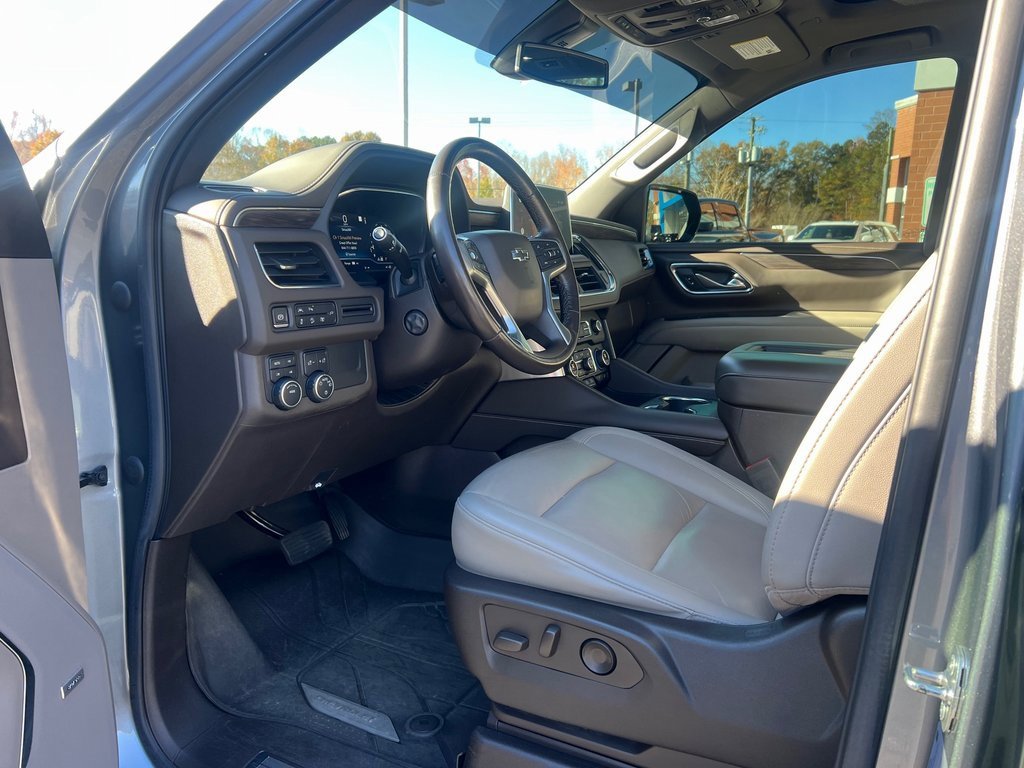 Used 2022 Chevrolet Tahoe Z71 w/ Luxury Package image 16