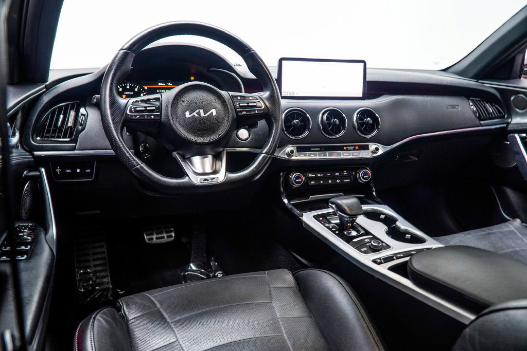 Used 2023 Kia Stinger GT2 RWD image 19