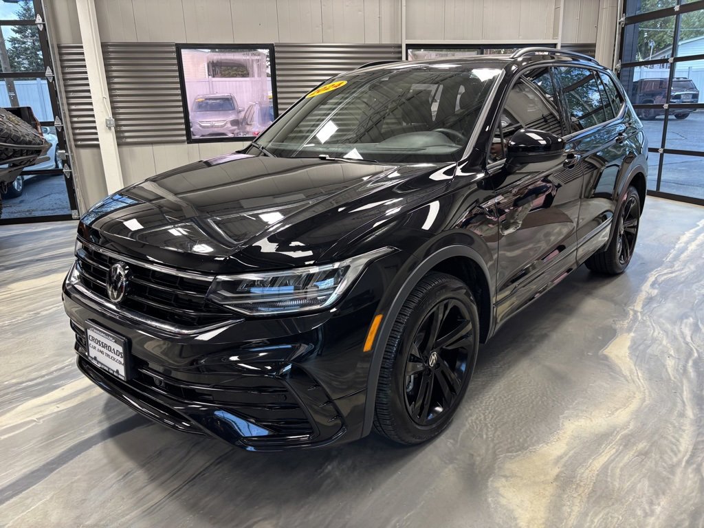 Used 2024 Volkswagen Tiguan SE R-Line w/ MDO Package, Three-Row image 4
