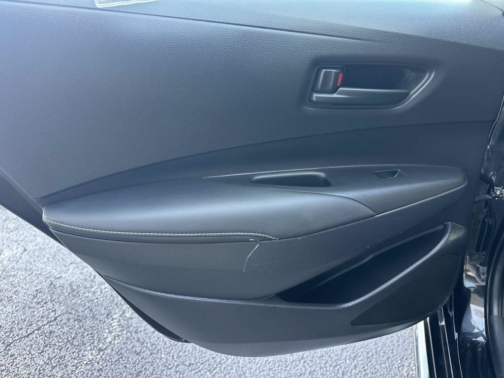 Used 2022 Toyota Corolla LE w/ Premium Interior Package FWD image 29