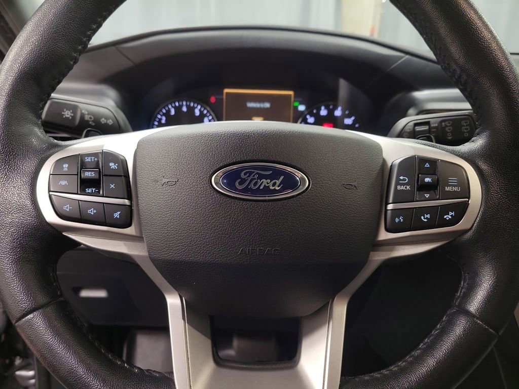 Used 2021 Ford Explorer XLT w/ Equipment Group 202A AWD/4WD image 18