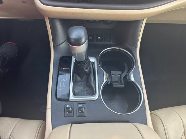 Used 2018 Toyota Highlander XLE AWD/4WD image 13