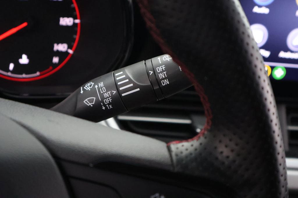 Used 2024 Chevrolet Trax RS image 25