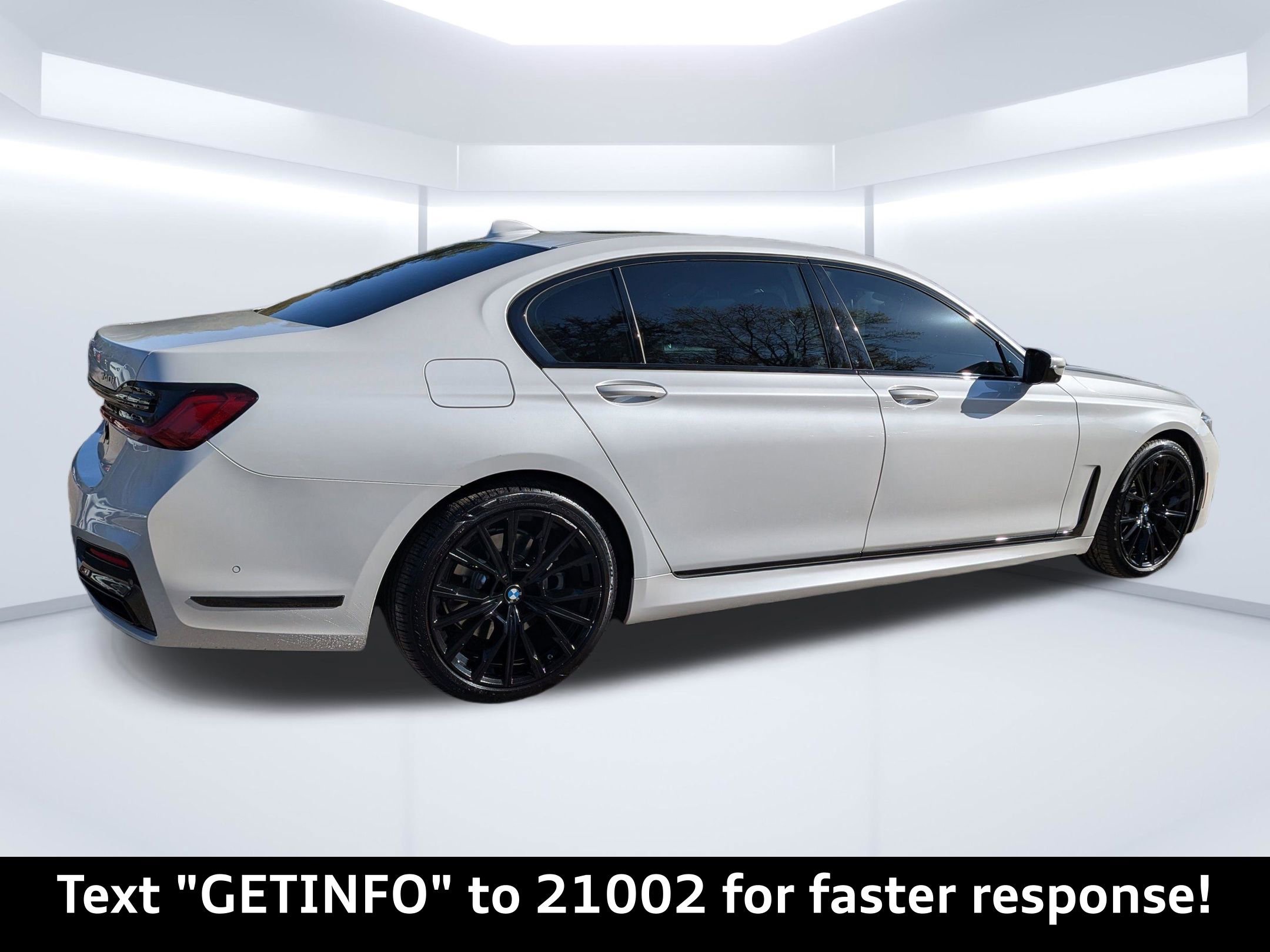 Used 2022 BMW 740i xDrive 740i xDrive w/ Autobahn Package image 3