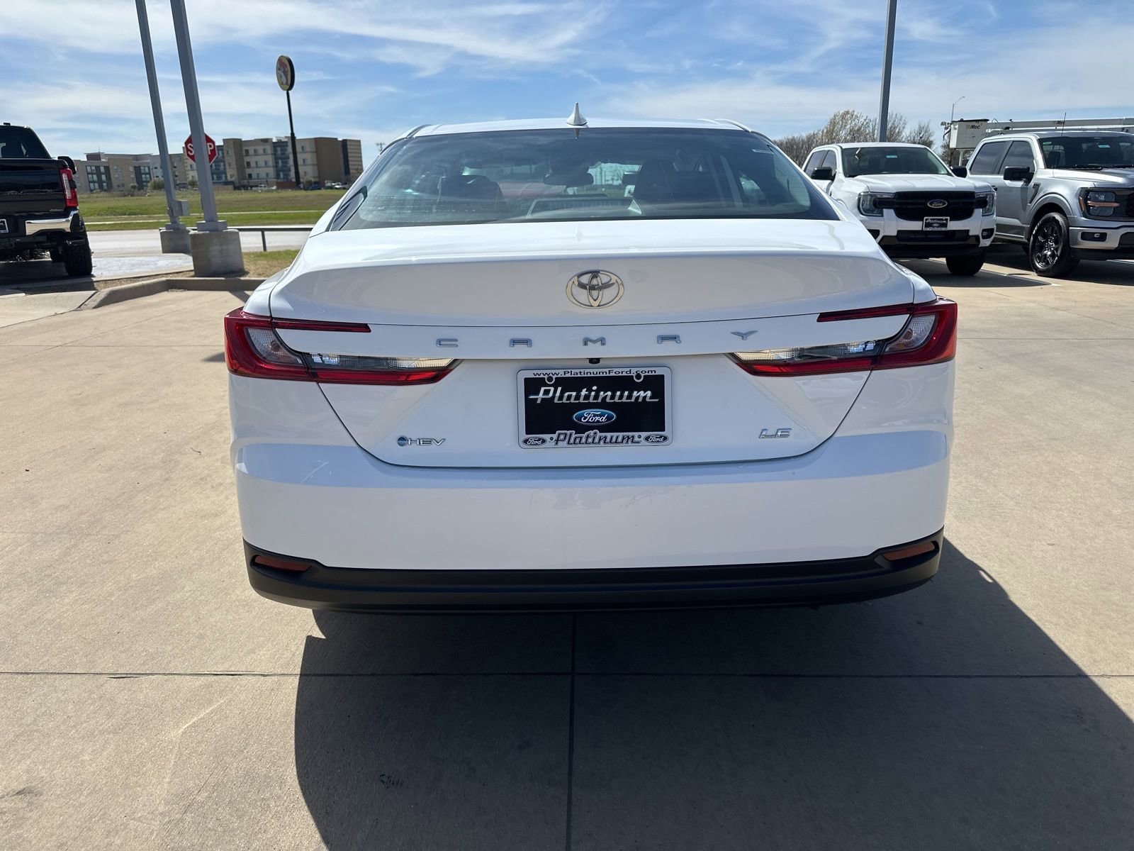 Used 2025 Toyota Camry LE image 4
