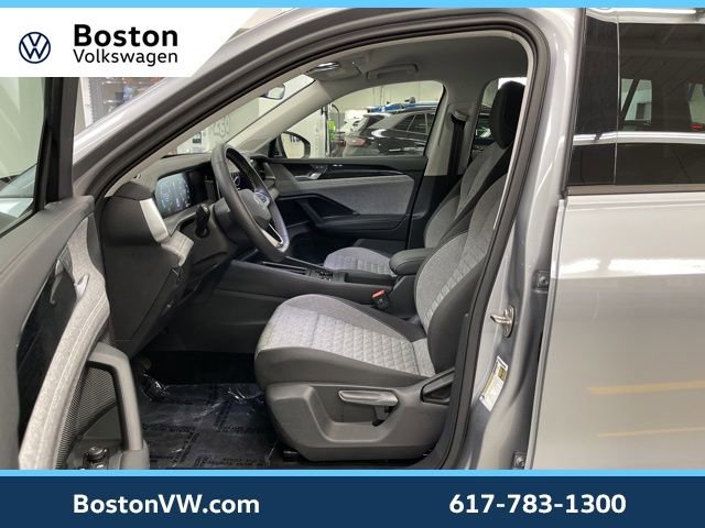 Used 2025 Volkswagen Tiguan S w/ 18" Wheel Package image 7