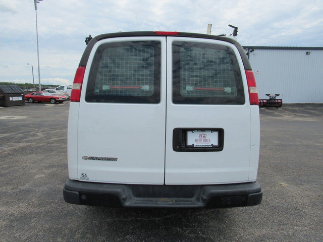 Used 2018 Chevrolet Express 2500 w/ Driver Convenience Package RWD image 4