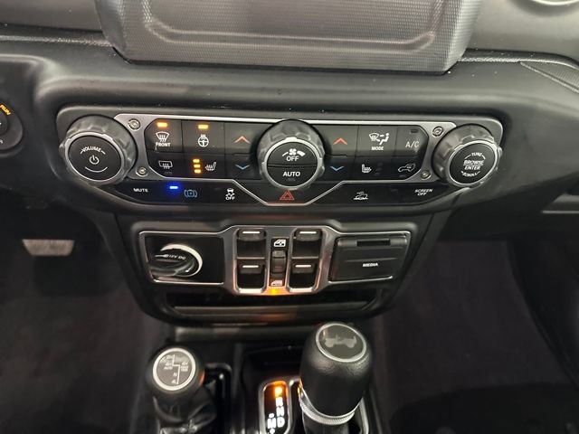 Used 2023 Jeep Wrangler Unlimited w/ Cold Weather Group image 23