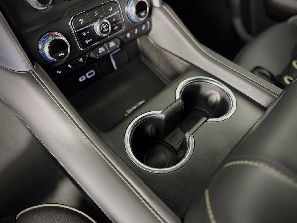 Used 2023 GMC Yukon XL SLT w/ SLT Premium Package image 26