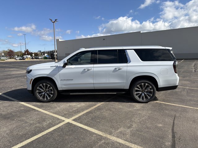 New 2026 Chevrolet Suburban High Country w/ Sun And Tow Package image 8