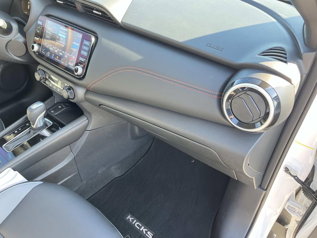 Used 2024 Nissan Kicks SR w/ SR Premium Package image 22
