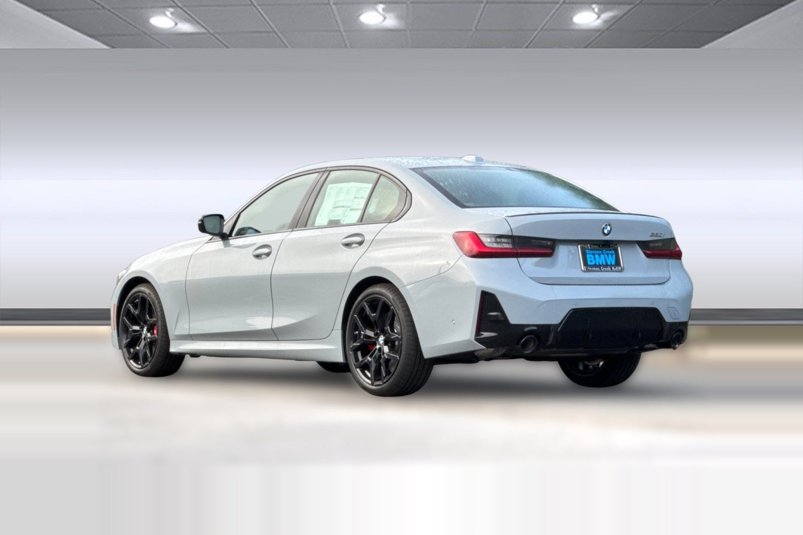 Used 2026 BMW 330i Sedan w/ M Sport Package RWD image 3