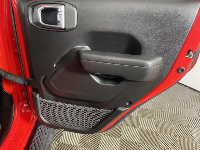 Used 2022 Jeep Gladiator Mojave w/ Cold Weather Group image 11