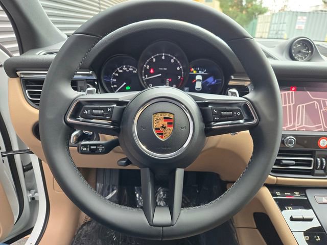 Used 2026 Porsche Macan image 15