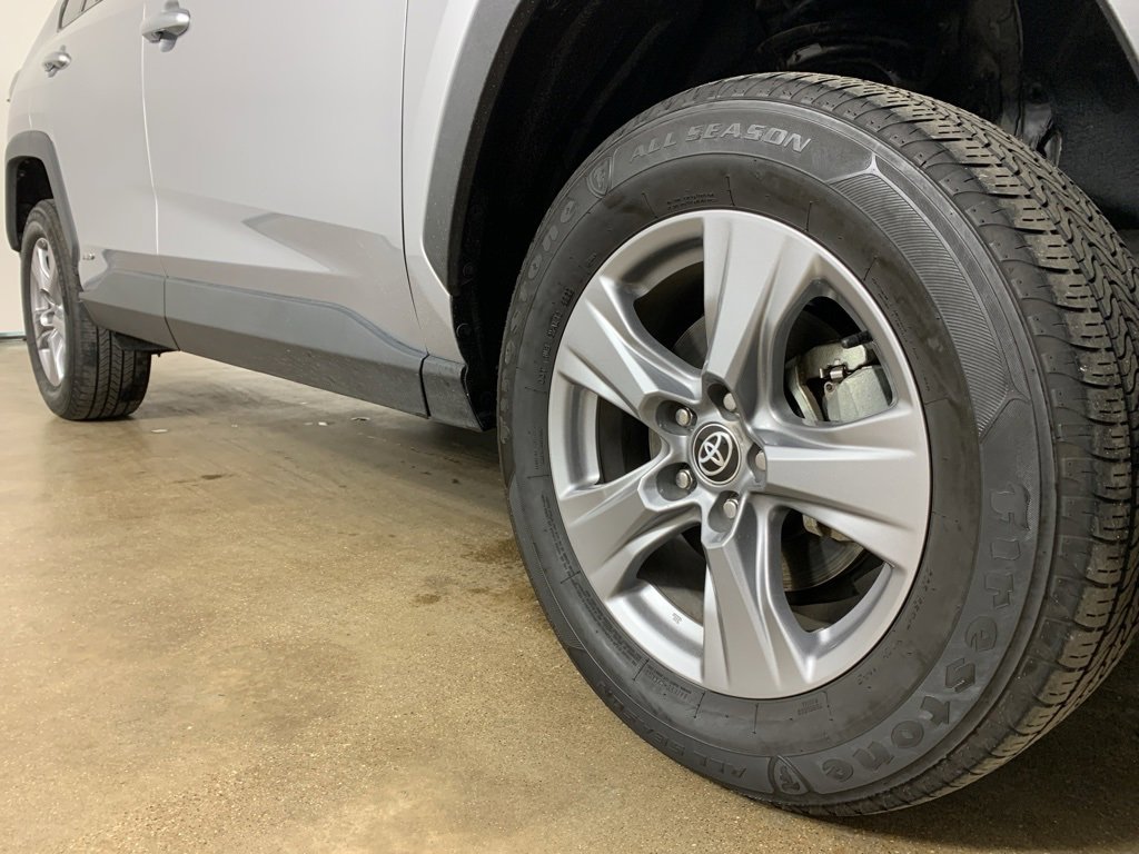 Used 2022 Toyota RAV4 XLE w/ Convenience Package image 6