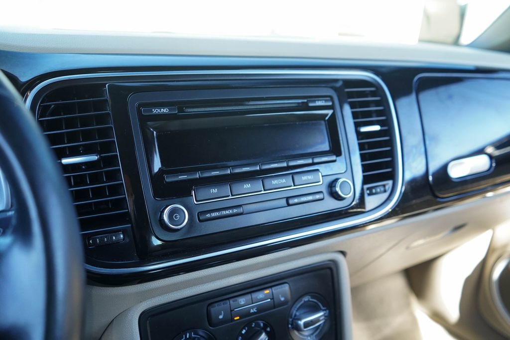 Used 2014 Volkswagen Beetle 2.5 image 20