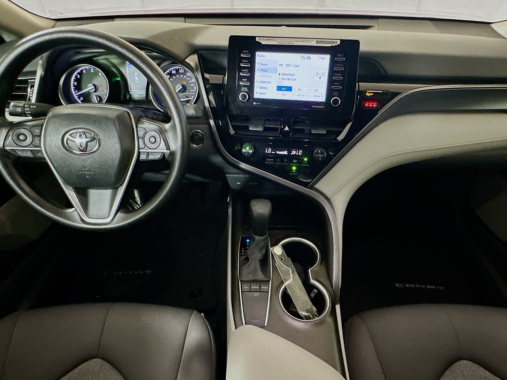 Used 2024 Toyota Camry LE w/ Convenience Package FWD image 27