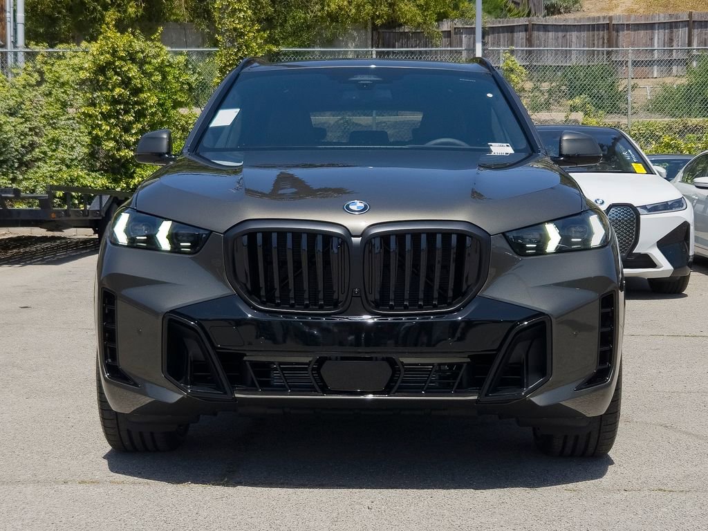New 2026 BMW X5 xDrive40i w/ M Sport Package AWD/4WD image 3
