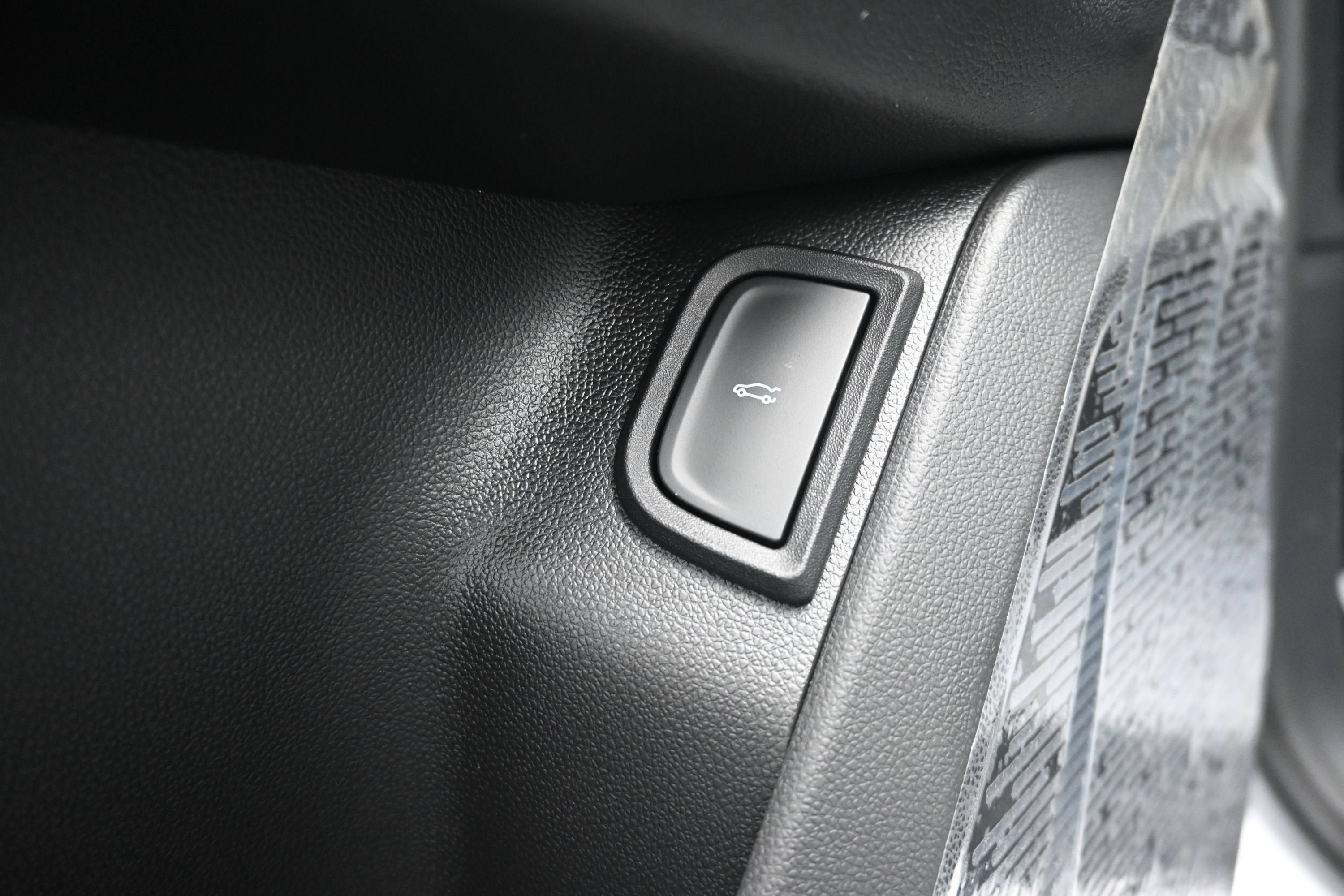 New 2027 Chevrolet Equinox LT w/ Convenience Package II FWD image 29