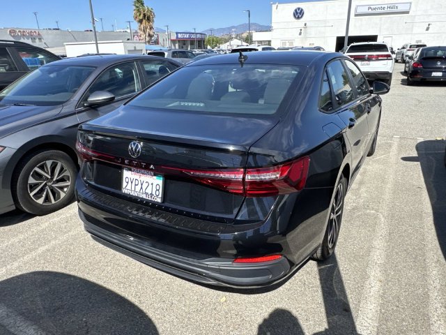 Used 2026 Volkswagen Jetta Sport FWD image 5