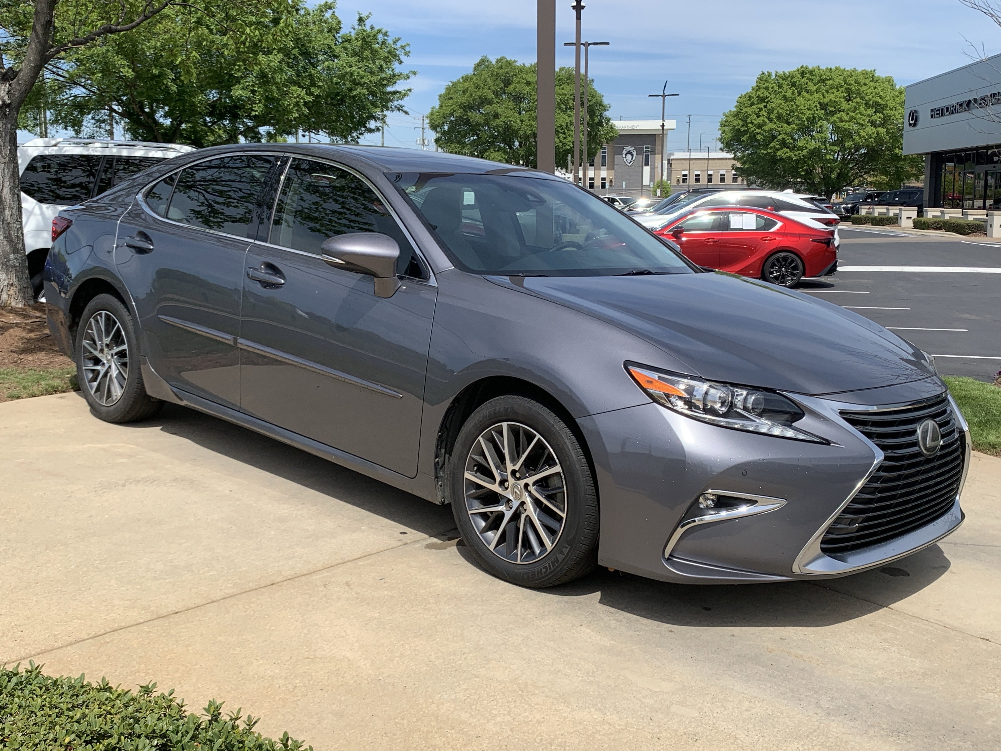 Used 2013 Lexus ES 350 w/ Luxury Pkg image 2