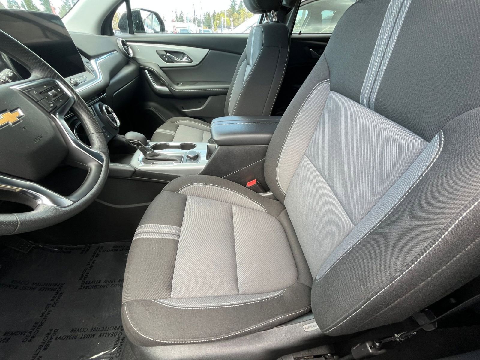 Used 2025 Chevrolet Blazer LT image 28