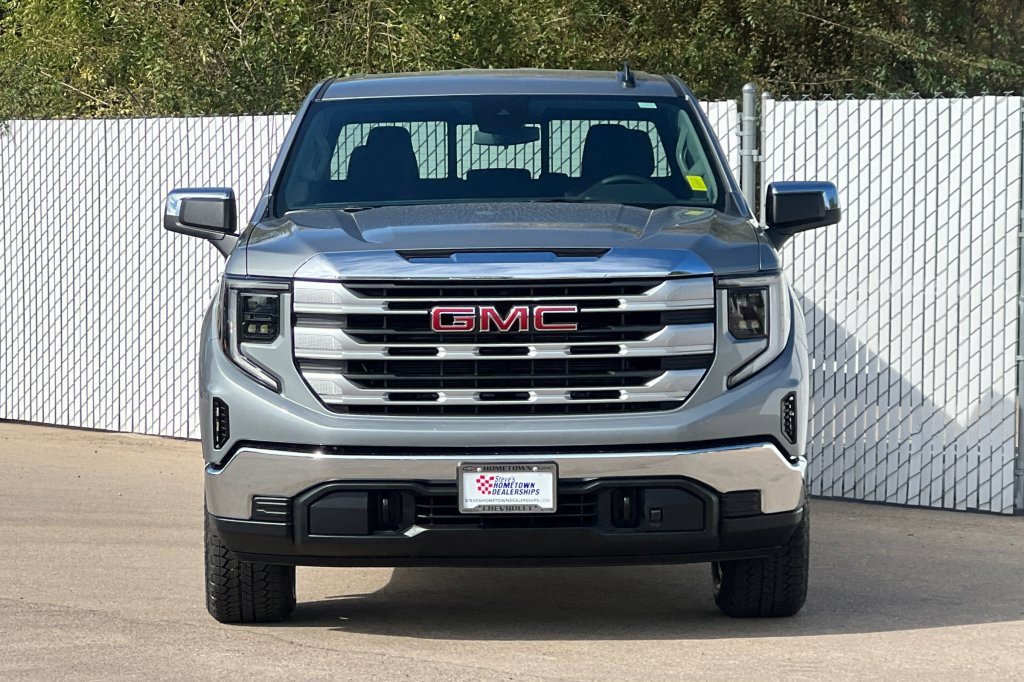 New 2026 GMC Sierra 1500 SLE image 6