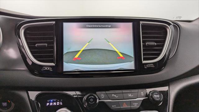 Used 2026 Chrysler Pacifica Select image 31
