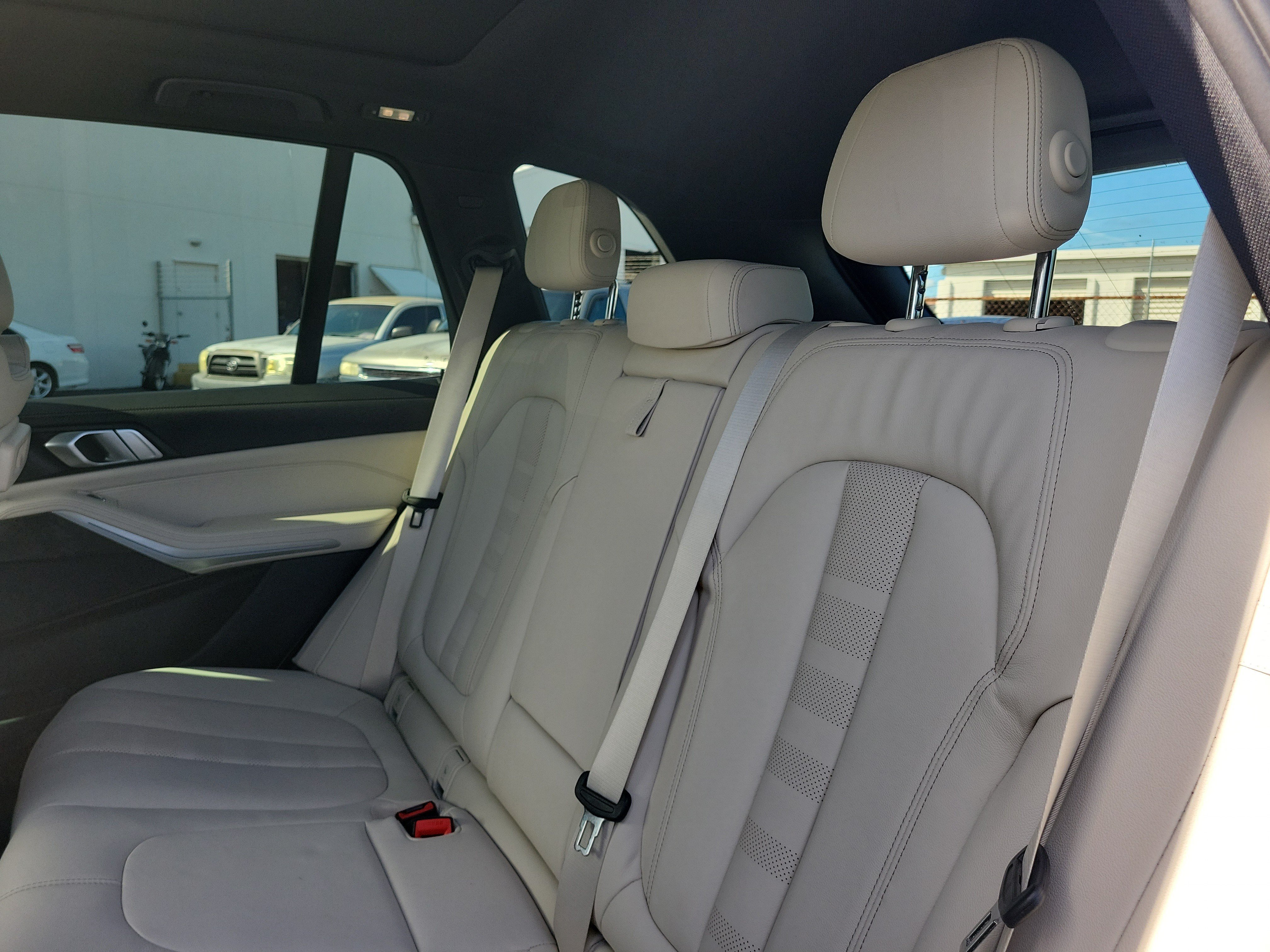 Used 2022 BMW X5 sDrive40i w/ Premium Package RWD image 11