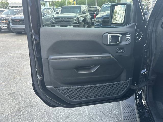 Certified 2025 Jeep Wrangler Unlimited Sahara image 11