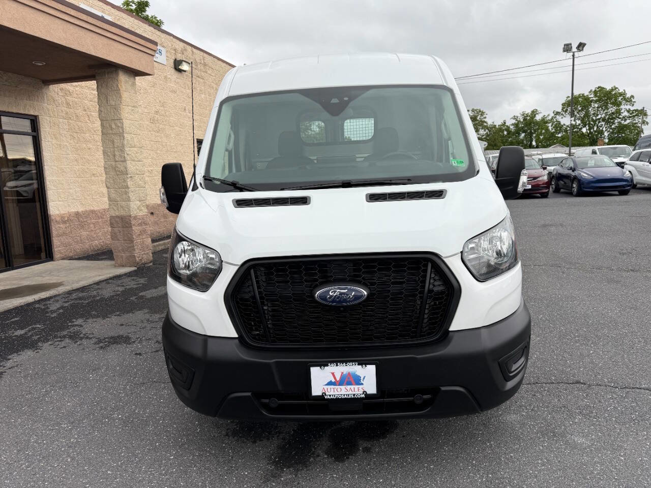 Used 2023 Ford Transit 250 Medium Roof AWD image 29