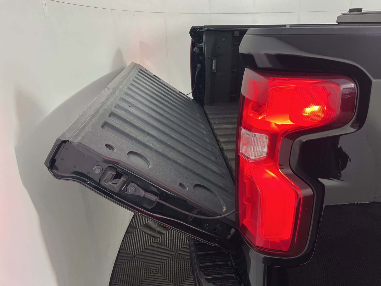 Used 2020 Chevrolet Silverado 1500 RST w/ All-Star Edition image 26